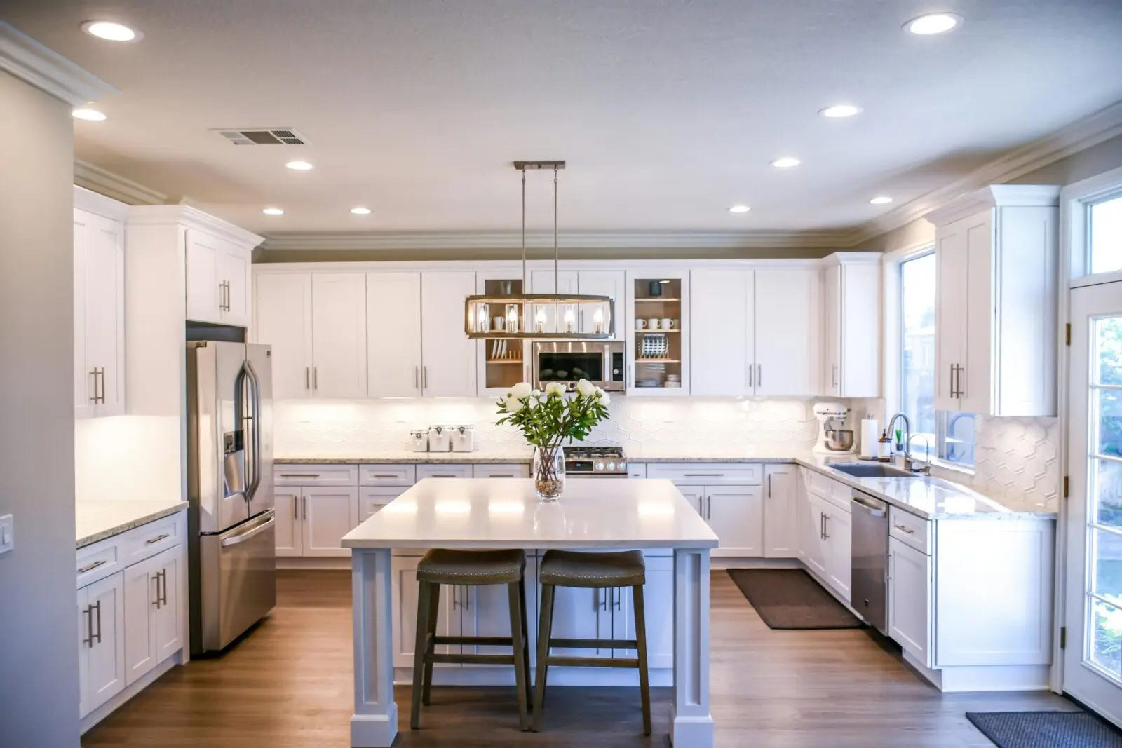 Home Pexels 2724749